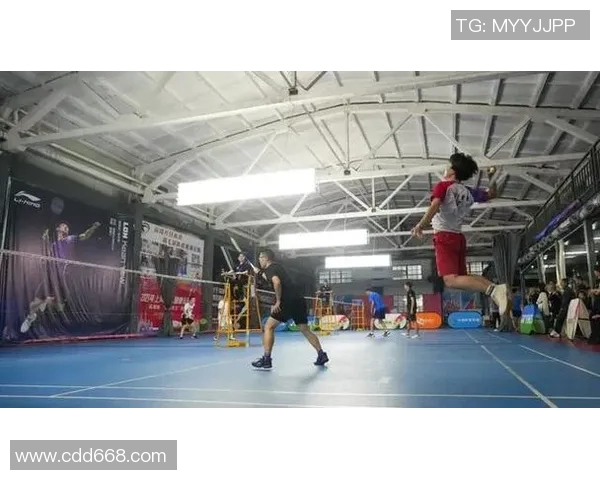 重庆羽毛球队的崛起与发展探秘:力量与激情的完美结合 重庆羽毛球队的崛起与发展探秘:力量与激情的完美结合